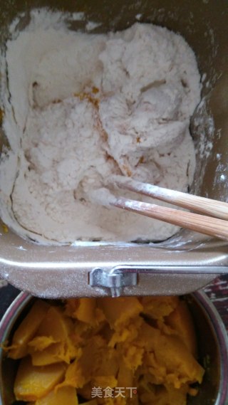 南瓜馒头的做法步骤：1
