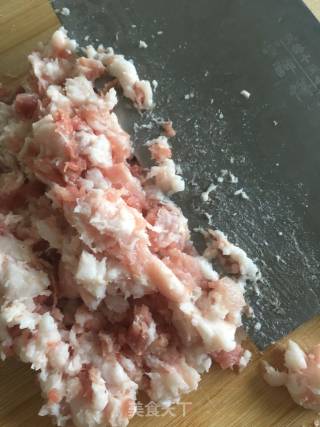 猪肉白菜馅馄饨的做法步骤：2