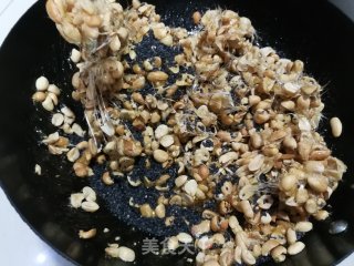 花生芝麻糖的做法步骤：8