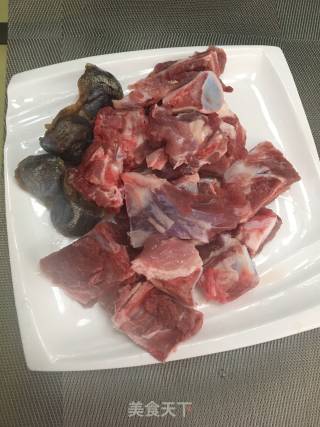 骨头陈肾煲西洋菜的做法步骤：1
