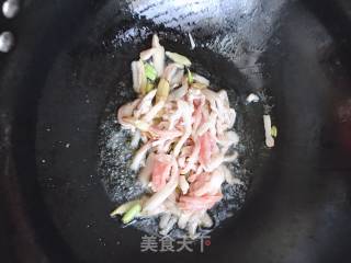 豆腐泡炒土豆丝的做法步骤：1