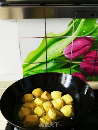 自制油炸豆腐泡的做法步骤：4