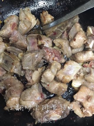 网红鸡蛋胶焖排骨的做法步骤：4