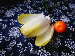 #团圆饭#蒜蓉辣酱拌玉兰菜的做法步骤：1