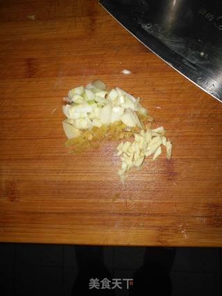蒜苔酸豆角烩粉条的做法步骤：5