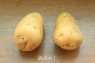 #烤箱菜#烤土豆的做法步骤：1