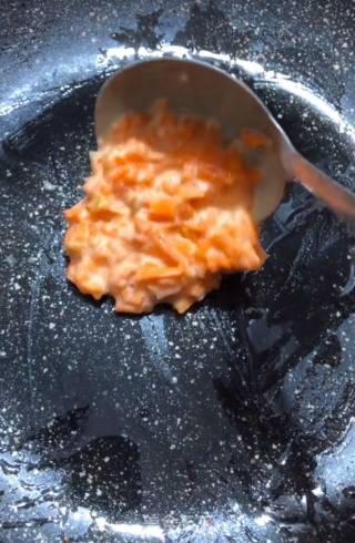 胡萝卜鸡蛋饼的做法步骤：8