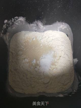 蓝莓干面包的做法步骤：2