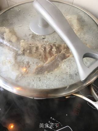 洋葱拌羊肉的做法步骤：1