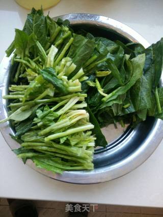 胡萝卜拌菠菜的做法步骤：3
