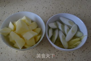 茄汁苹果虾的做法步骤：2