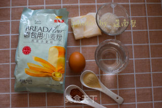 出炉就抢光的肉桂面包卷的做法步骤：1