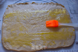 出炉就抢光的肉桂面包卷的做法步骤：9