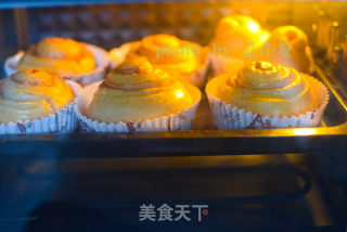 出炉就抢光的肉桂面包卷的做法步骤：14