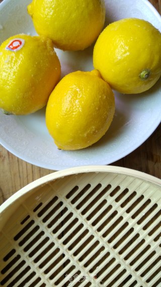 蜂蜜柠檬冰糖茶的做法步骤：1