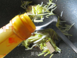 素火腿炒韭菜芽的做法步骤：5