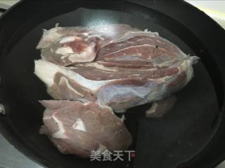 卤牛肉的做法步骤：1