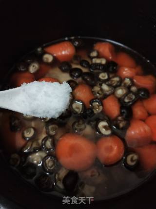 胡萝卜筒骨汤的做法步骤：7
