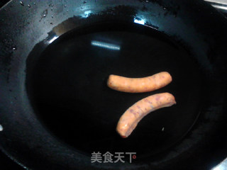 蘑菇辣肠胡萝卜炒方便面的做法步骤：2
