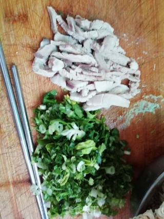 瘦肉平菇面的做法步骤：1