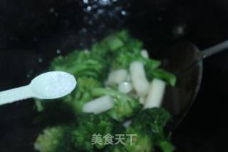 西兰花炒山药的做法步骤：6