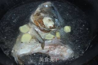 豆腐鱼头汤的做法步骤：4