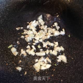 蒜蓉肉片焖平菇的做法步骤：3