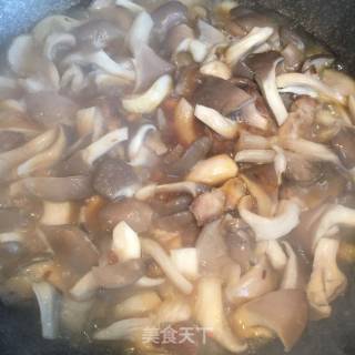 蒜蓉肉片焖平菇的做法步骤：7