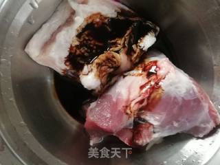 #团圆饭#榨菜回锅肉的做法步骤：1