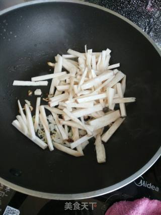 杏鲍菇炒芹菜的做法步骤：5