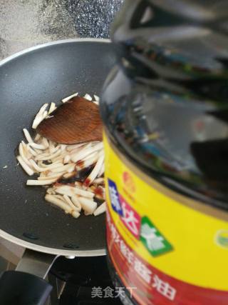 杏鲍菇炒芹菜的做法步骤：7