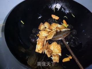 木耳烧豆腐的做法步骤：8