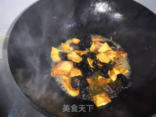 木耳烧豆腐的做法步骤：12
