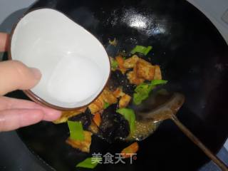 木耳烧豆腐的做法步骤：15