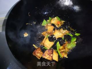 木耳烧豆腐的做法步骤：16