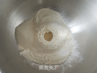 砂糖麻花面包的做法步骤：2