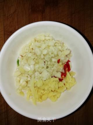煎秋刀鱼的做法步骤：2