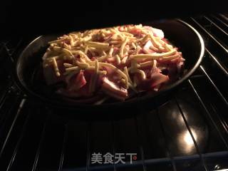 洋葱培根披萨的做法步骤：12