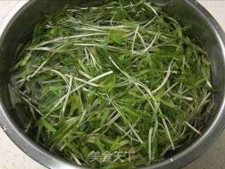 糖醋空心菜苗的做法步骤：1