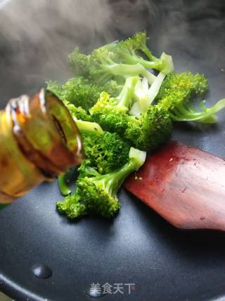 蚝油西蓝花的做法步骤：5
