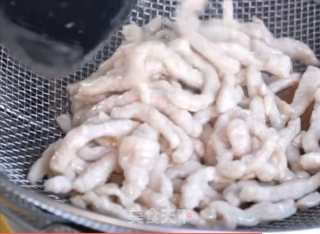 京酱肉丝超简单做法，肉丝爽滑，酱香浓郁，大人孩子都喜欢，比饭店做的还好吃！的做法步骤：5