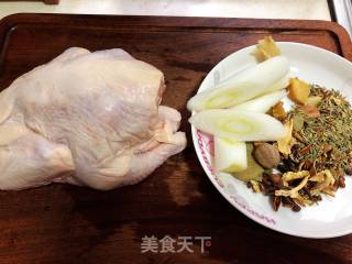 葫芦鸡的做法步骤：1