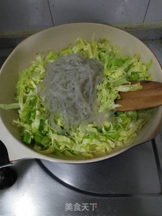 卷心菜炒地瓜粉的做法步骤：8