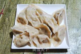 酸菜猪肉馅水饺的做法步骤：6