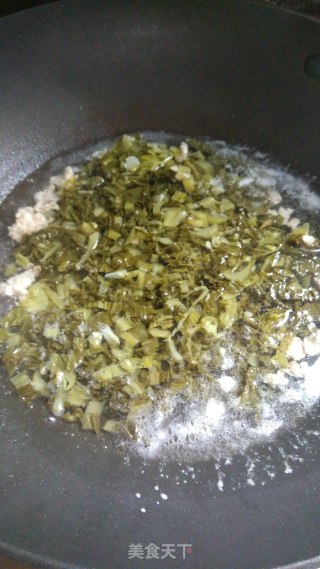 瘦肉雪菜汤的做法步骤：3