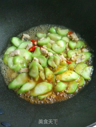 丝瓜肉汤面的做法步骤：6