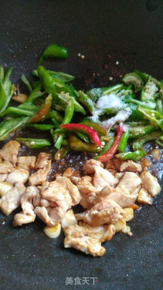 黄瓜片炒瘦肉的做法步骤：4