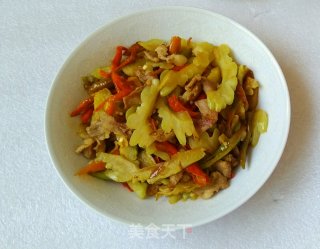 苦瓜炒梅花肉的做法步骤：7