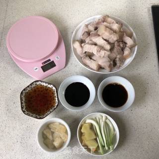 秘制红烧肉的做法步骤：2