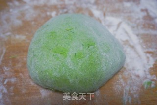 菠菜烙饼的做法步骤：1
